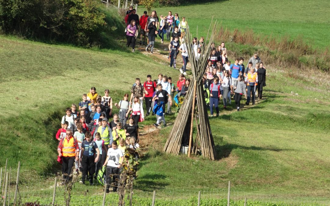 Medgeneracijski pohod DU Veliki Gaber in učencev OŠ veliki Gaber